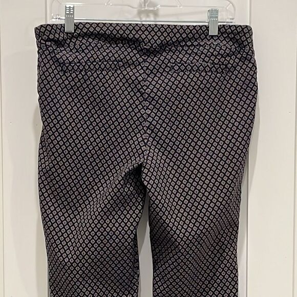Adrienne Vittadini black patterned pull-on style pants-FREE w/Bundle Purchase - Picture 5 of 9